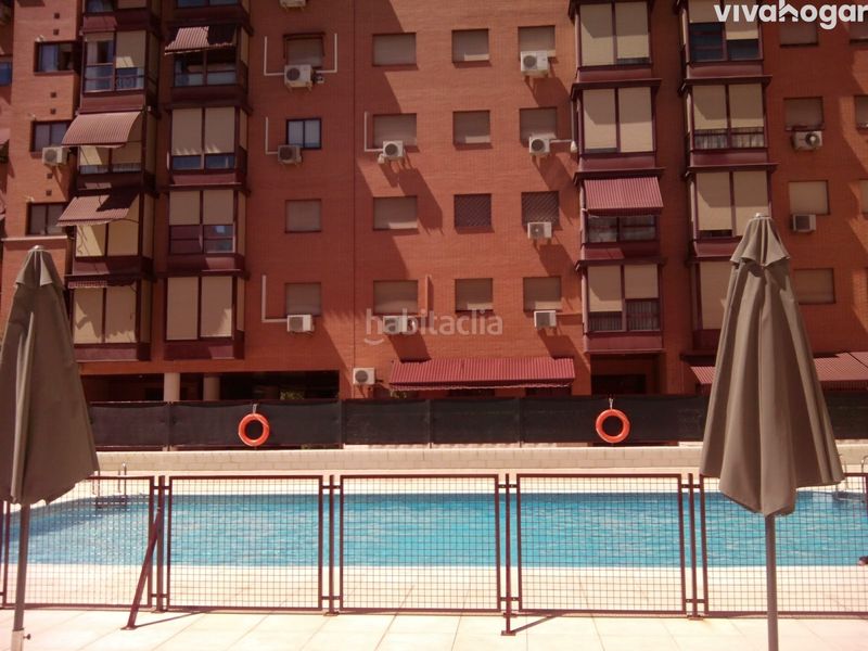 Foto 5d9dcbcc-a810-45fa-8955-0a3defa959e6. Pis amb calefacció aparcament piscina a San Fermín Madrid