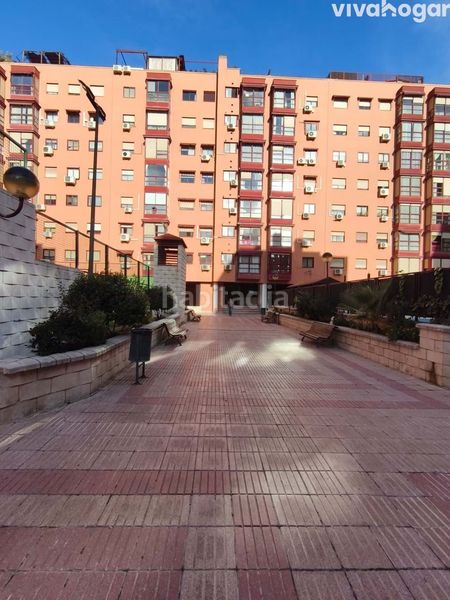 Foto 96b755dd-f3c8-465c-8998-78beb7351900. Pis amb calefacció aparcament piscina a San Fermín Madrid