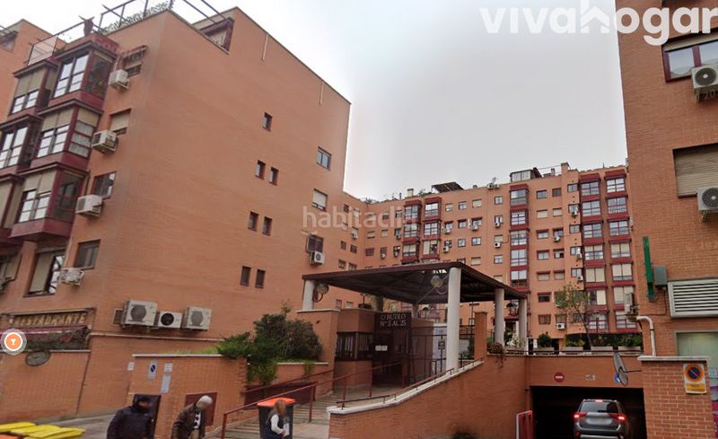 Foto a1cfe44d-0554-4d91-8435-5a47b4dc7747. Pis amb calefacció aparcament piscina a San Fermín Madrid