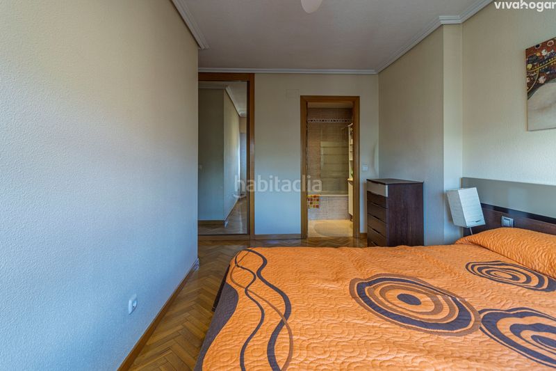 Foto a5886e65-15c4-469a-aae5-5e1307236b6e. Pis amb calefacció aparcament piscina a San Fermín Madrid
