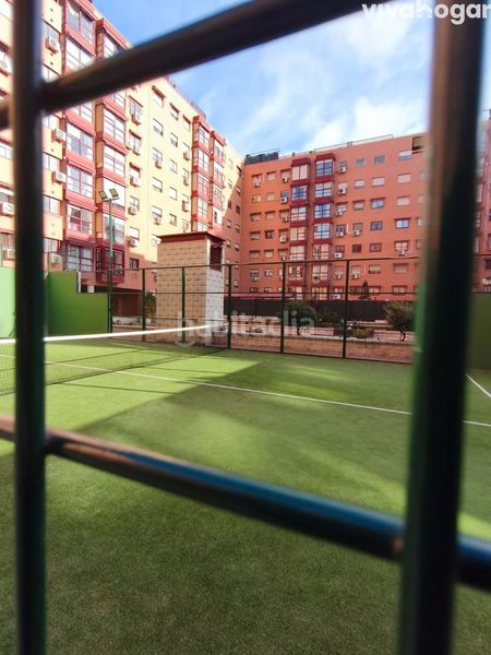 Foto be0ea3a2-1edd-43e9-9633-3aebb70d712d. Pis amb calefacció aparcament piscina a San Fermín Madrid