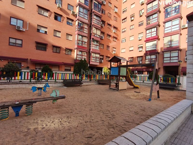 Foto c2b1097e-88fb-4652-b398-5a6c6650f5a5. Pis amb calefacció aparcament piscina a San Fermín Madrid
