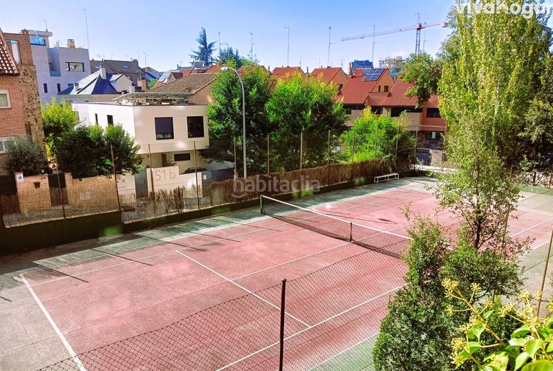 Foto c77e6e13-cf75-4a1a-b768-c900f9fbb1d0. Pis amb calefacció aparcament piscina a Peñagrande Madrid
