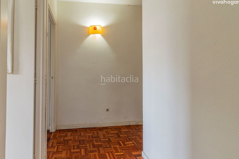 Foto e42019b5-ed6e-45e4-a999-1e5dfd1c71fe. Pis amb calefacció aparcament piscina a Peñagrande Madrid