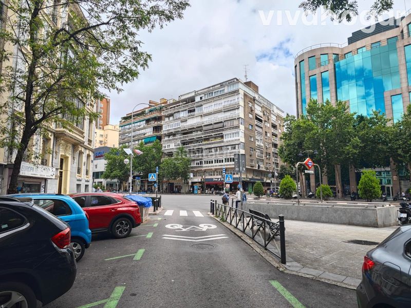 Foto a227ad6a-2d03-4551-8f75-f6407cd5139f. Aparcament cotxe a Lista Madrid