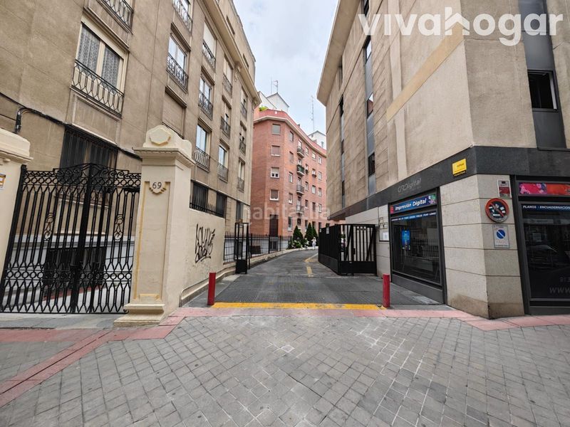 Foto d79393ac-7ee4-4e16-8e3c-7e4781c76ad4. Aparcament cotxe a Lista Madrid