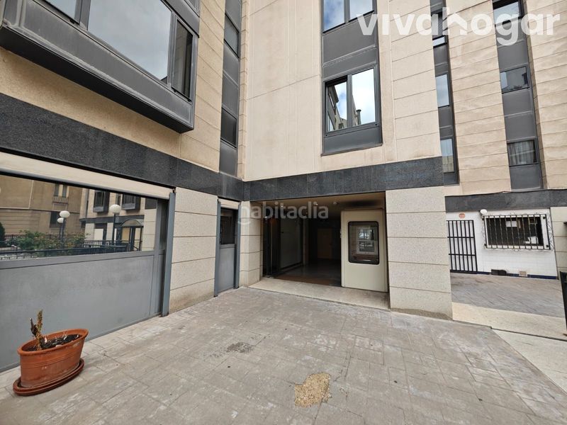Foto fcf00ded-8723-49ed-a3ab-41bf41627123. Aparcament cotxe a Lista Madrid