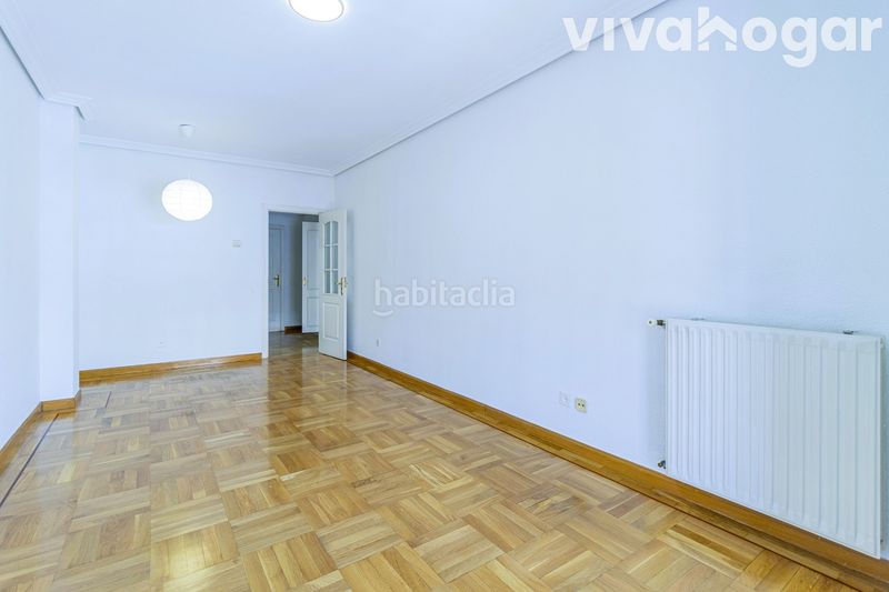Foto 1b16ff4b-6b3c-47e4-9a42-e2619c95d485. Pis amb calefacció aparcament piscina a Chopera Madrid