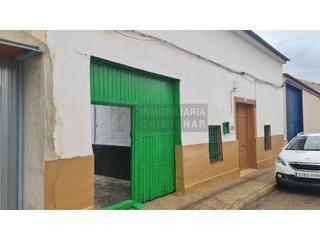 Maison à Calle san julián 3. Casa 2 habitaciones, duplex venta la puebla de almoradiel