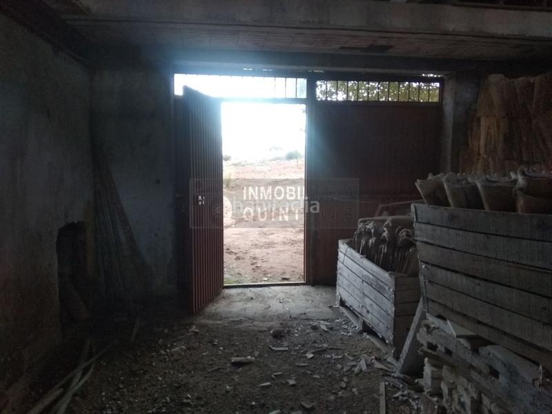 Foto 6bfeb3d1-cdee-448a-bf7c-b418012ac451. Nau industrial a paraje de las colmenillas a Toboso (El)