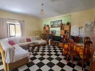 Maison à Calle gavilanes 5. Casa 3 habitaciones, duplex venta miguel esteban