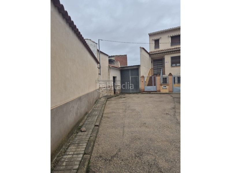 Foto a4f87c8f-d6a1-454e-bc3a-14b22c50a68e. Casa a calle arenal 19 a Puebla de Almoradiel (La)