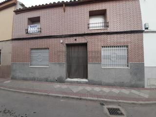 Casa a La paz 40. Casa 4 habitaciónes, duplex venta quintanar de la orden
