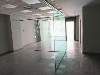Local commercial à Carrer de l'enginyer balaguer 8. Sin comisión de agencia