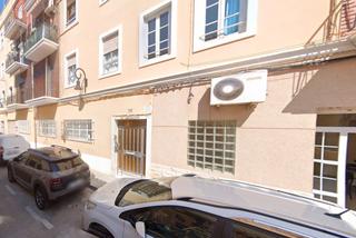 Pis a Carrer adolfo sáez 24. Atencion inversores, piso alquilado , no visitable