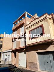 Casa adossada a Carrer lluís vives 68. Subasta, sin comisión de agencia