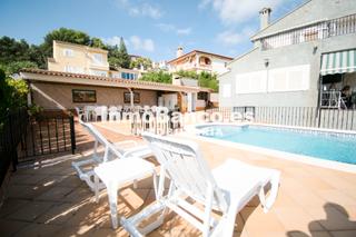Xalet a Avenida del rio turia 460. Chalet independiente
