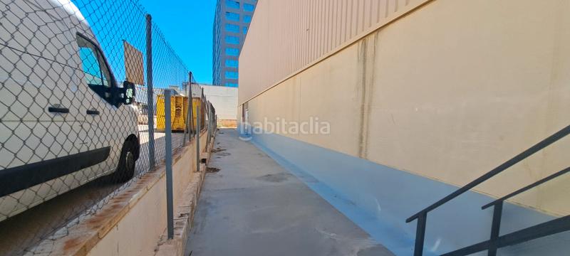 Foto 99cca611-86c6-4d00-9969-431686c16ac0. Bâtiment à usage industriel dans carrer pintor segrelles 4 dans Alfafar