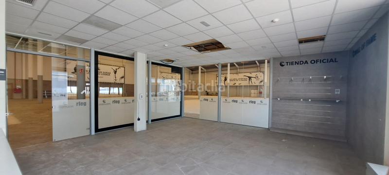 Foto fe317356-cfe5-45aa-a212-01ef752601a4. Bâtiment à usage industriel dans carrer pintor segrelles 4 dans Alfafar