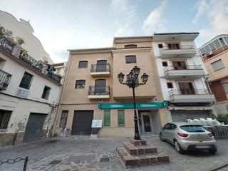 Local Comercial a Plaça constitució 10. Sin comisión , local en bruto