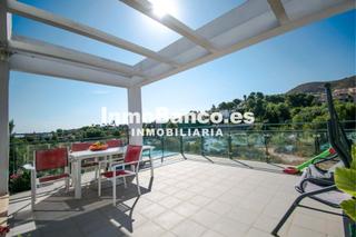 Xalet a Avenida del rio turia 290. Chalet independiente en línea moderna