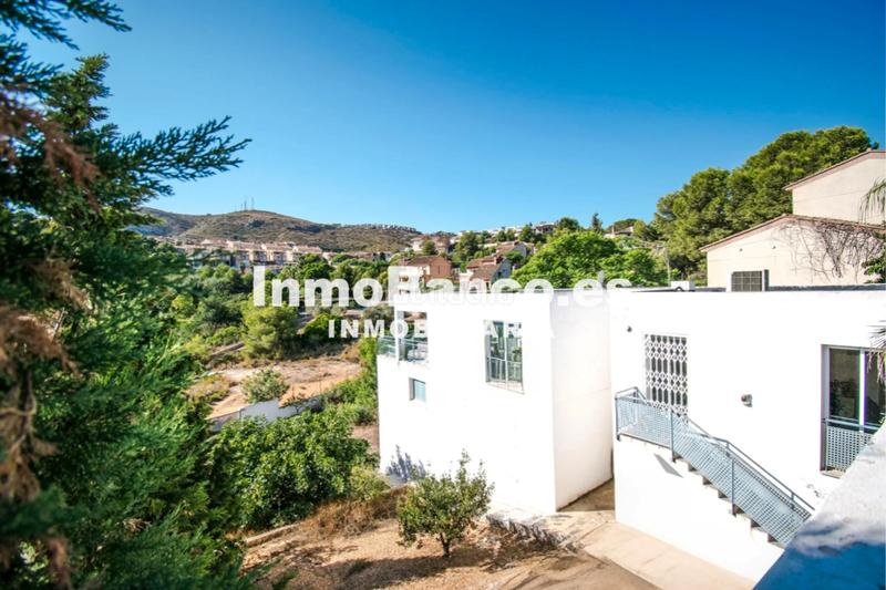 Foto 37c19ee0-bc9c-47d3-b751-f5b183070852. Chalet dans avenida del rio turia 290 dans Sierra Perenchiza-Cumbres de Calicanto-Sto Domingo Chiva