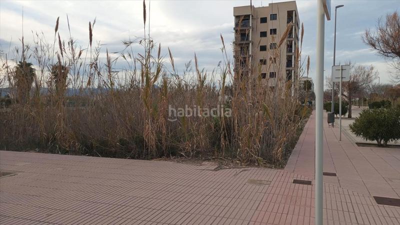 Foto 9e1e308f-c4ab-414d-8f3f-7c57b226c958. Terreny residencial a carrer muntanyar 30 a Piles