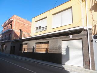 Casa a Carrer de pedralba 38. Ocupado, no visitable, no hipotecable