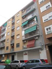 Pis a Carrer del poeta serrano clavero 10. Ocupado , no visitable, no hipotecable
