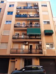 Pis a Carrer de gaspar torrella 9. Alquilado, no visitable, no hipotecable