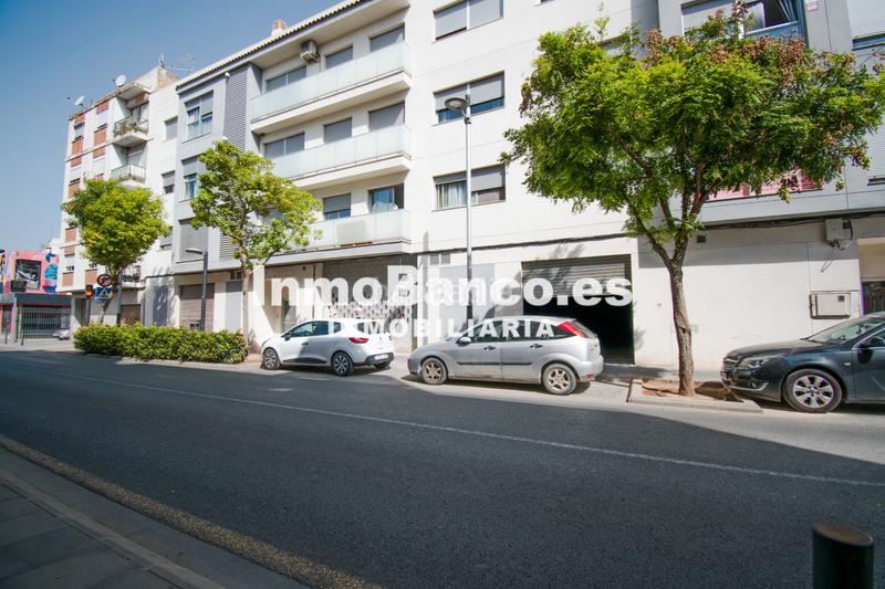 Foto c6a8d90c-bf3f-4bb2-b994-684a717cf982. Locale commerciale in carrer de valència 54 in Zona Calle Valencia Torrent