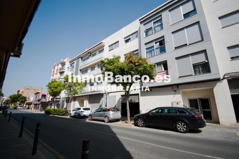 Foto ce07100b-fb64-4309-88dd-8d42070672a4. Locale commerciale in carrer de valència 54 in Zona Calle Valencia Torrent