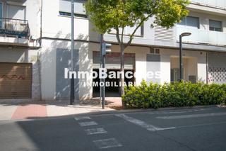 Locale commerciale in Carrer de valència 56. Local para emprendedores