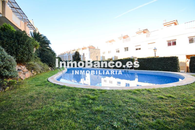 Foto 76c6a221-62c5-45b2-8aaf-2a9f995f8aa4. Xalet amb aparcament piscina a El Bosque Chiva