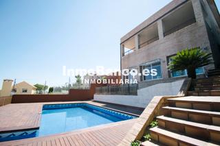 Chalet  Calle río pisuerga. Casa / chalet en venta en chiva de 450 m2