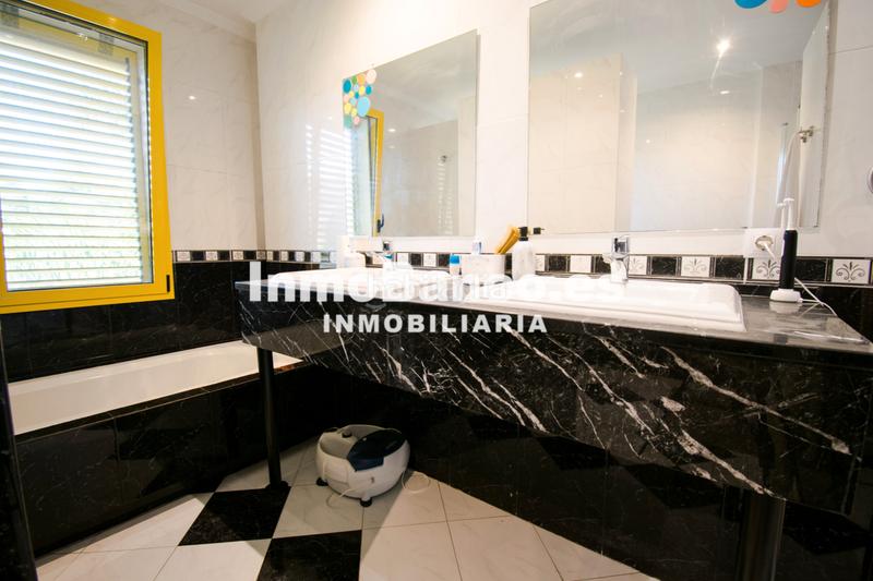 Foto 1ba56ffb-79b3-4f16-8971-d45dec61e30e. Chalet dans calle paiporta 12 dans Cumbres de Calicanto Torrent