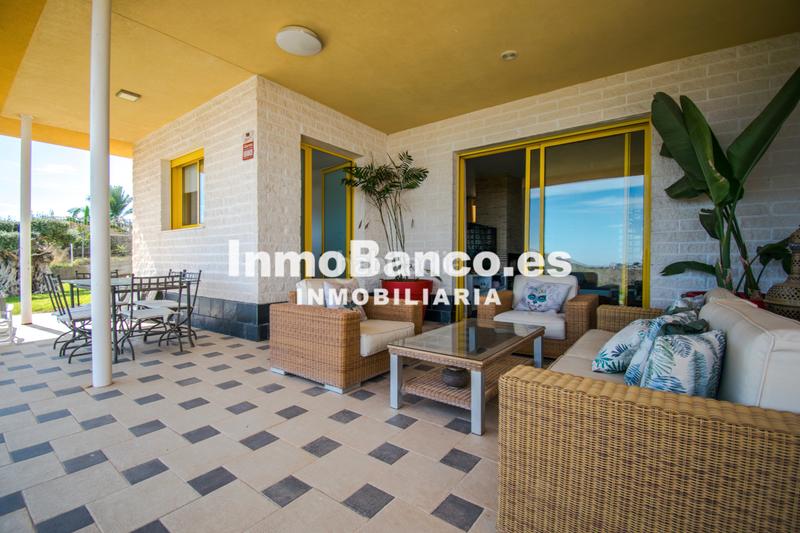 Foto 1d816634-5f55-4077-9326-6b4e5bbd79ea. Chalet dans calle paiporta 12 dans Cumbres de Calicanto Torrent