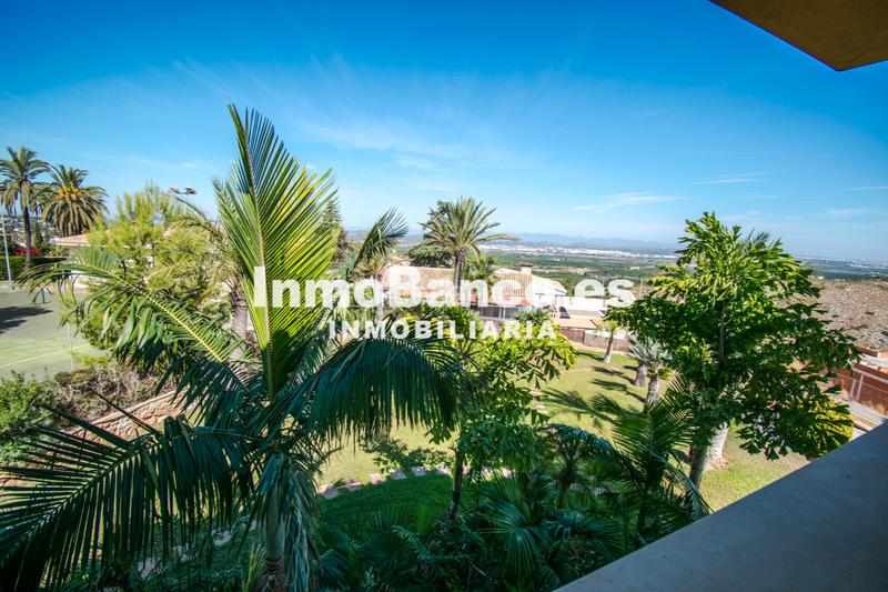 Foto 27d8ab4f-cbed-4529-8cb1-9804241f59ac. Chalet dans calle paiporta 12 dans Cumbres de Calicanto Torrent