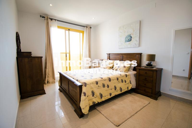 Foto 2bbfb983-192e-4da6-badb-6eedfe758ad1. Chalet dans calle paiporta 12 dans Cumbres de Calicanto Torrent