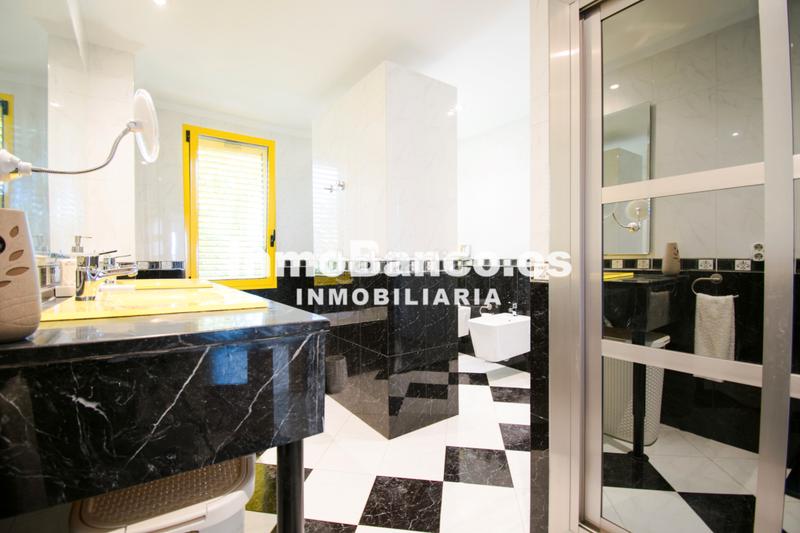 Foto 62fd6018-faa5-4425-ac73-2284eb8f1b14. Chalet dans calle paiporta 12 dans Cumbres de Calicanto Torrent