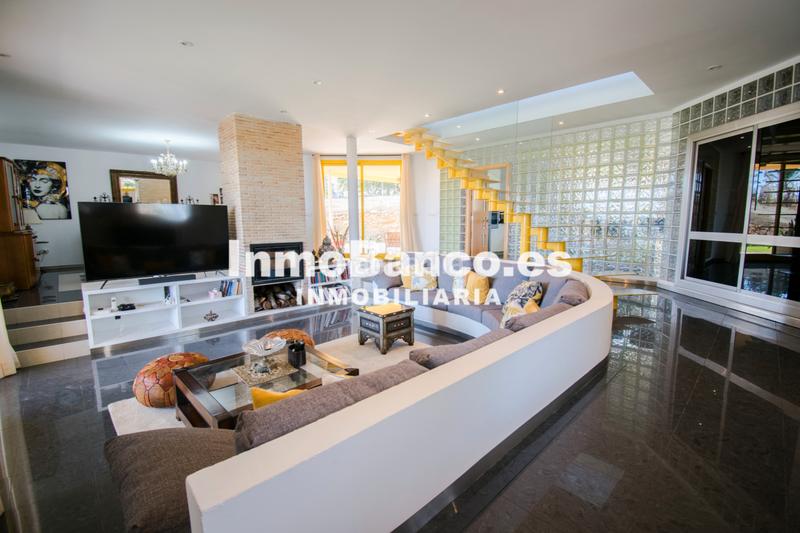 Foto 649770b1-ae7a-4518-979f-40cc0edde949. Chalet dans calle paiporta 12 dans Cumbres de Calicanto Torrent