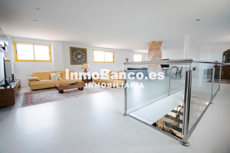 Foto 6f97848a-c303-485a-b4cc-a73485057060. Chalet dans calle paiporta 12 dans Cumbres de Calicanto Torrent