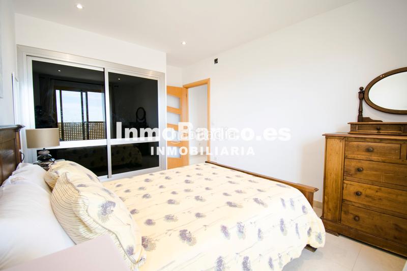 Foto 7699fb4c-be0b-4304-b75c-f8e301345cbb. Chalet dans calle paiporta 12 dans Cumbres de Calicanto Torrent