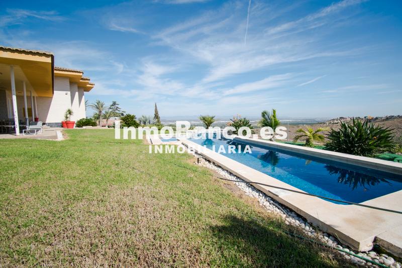 Foto dbfb7ca5-9303-4de9-98bd-b1fd10c1d362. Chalet dans calle paiporta 12 dans Cumbres de Calicanto Torrent