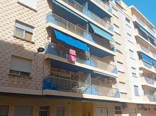 Piso  Carrer de crevillent 3. Sin comisión de agencia, ocupado , no visitable , no hipotecable