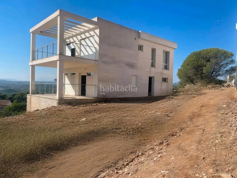 Foto 5cdf410f-38df-4df6-a122-ac509c916dbd. Chalet in carrer vila joiosa 11 in Cumbres de Calicanto Torrent