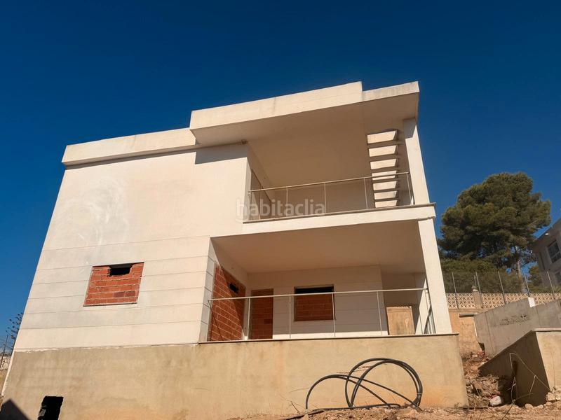 Foto 9b64405d-743a-46d1-b1f6-eacc8a9adb10. Chalet in carrer vila joiosa 11 in Cumbres de Calicanto Torrent