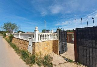 Chalet en Calle diseminado 9503. Ocupado , no visitable, no hipotecable. sin comisin de agencia