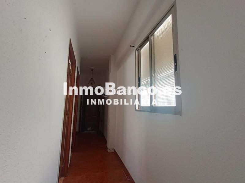 Foto f18b295a-7e50-440d-88f0-17cf931e2bc0. Piso en carrer de vicent puchol 11 subasta comercial, sin comisión de agencia en Valencia