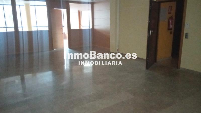 Foto b8acd13f-721f-4f3d-a4ef-16b40be15013. Büro in calle miguel hernández 1 in Turís